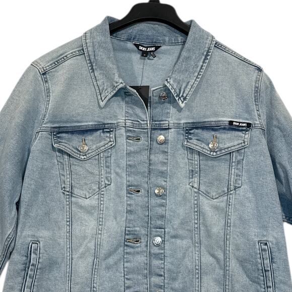 DKNY Jeans Women’s Cropped Denim Jacket Light Wash Jean Jacket 3X New w/ Tags - Picture 3 of 10